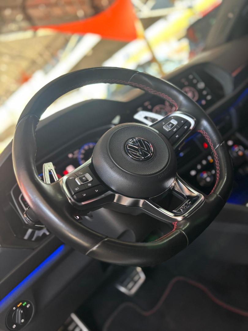 VOLKSWAGEN Jetta - Foto