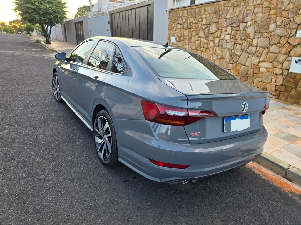 VOLKSWAGEN Jetta - Foto