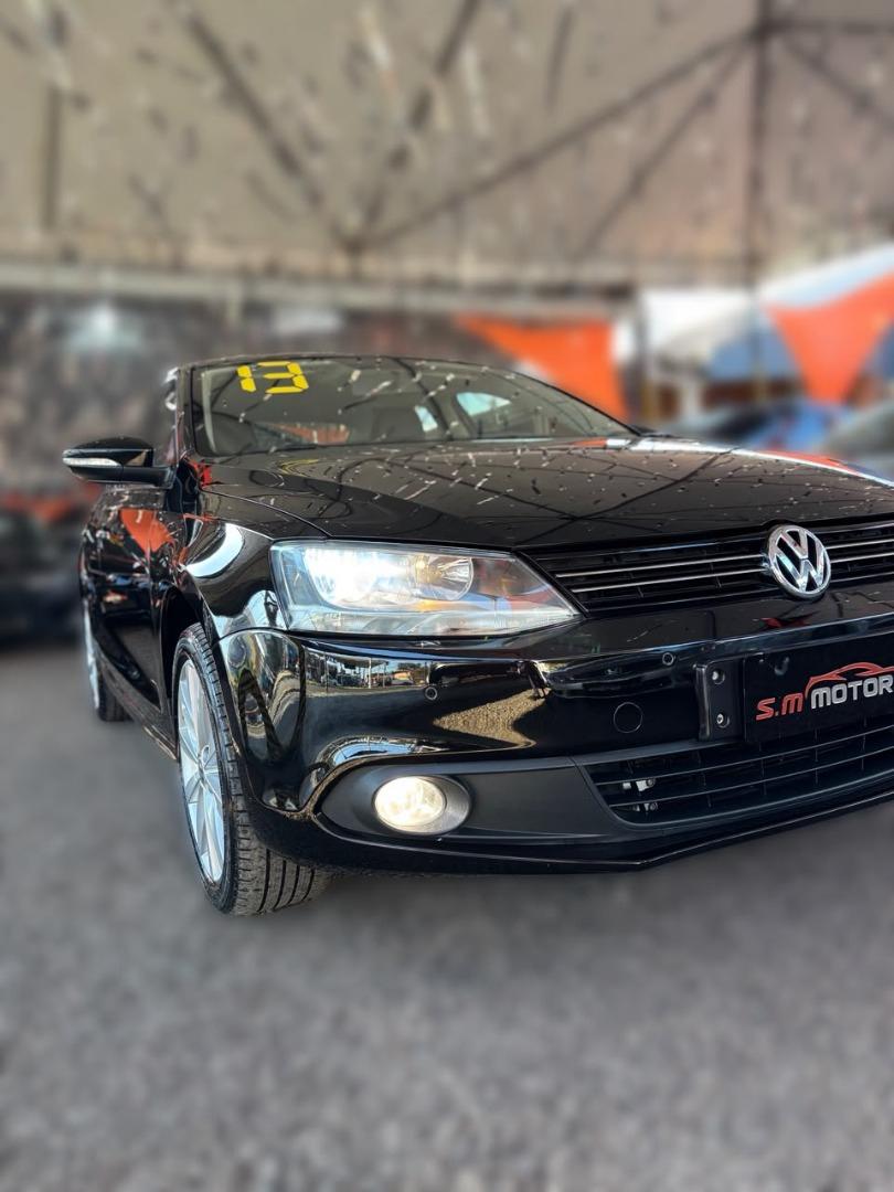 VOLKSWAGEN Jetta - Foto