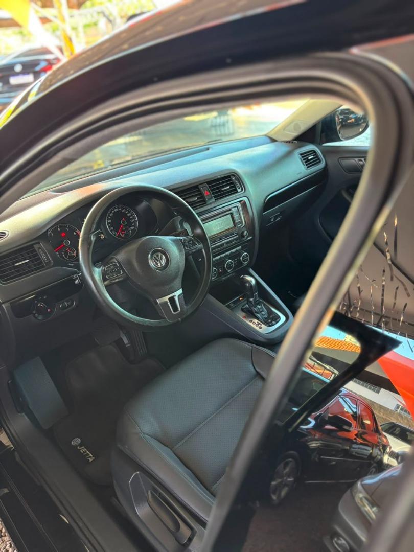 VOLKSWAGEN Jetta - Foto