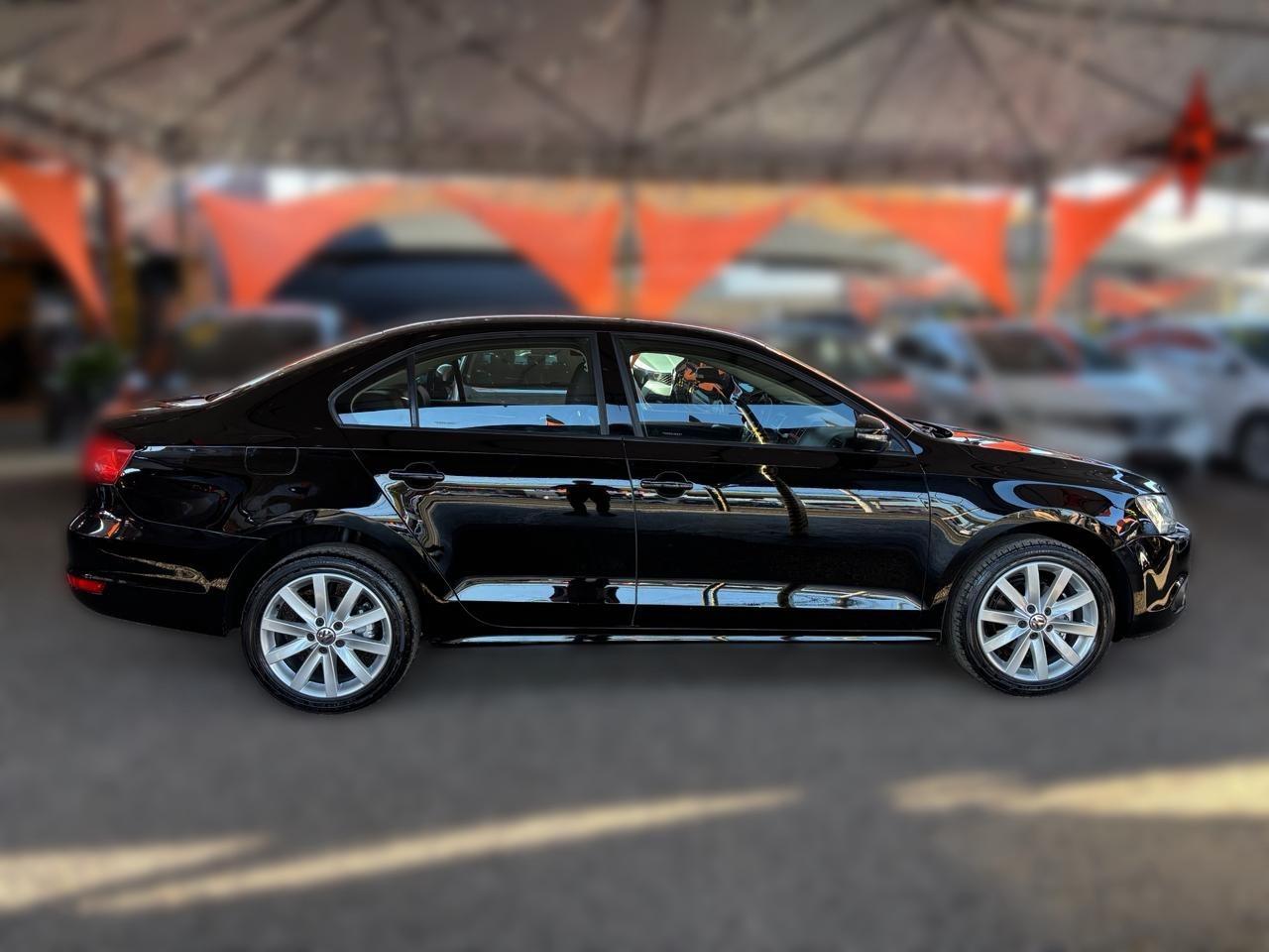 VOLKSWAGEN Jetta - Foto
