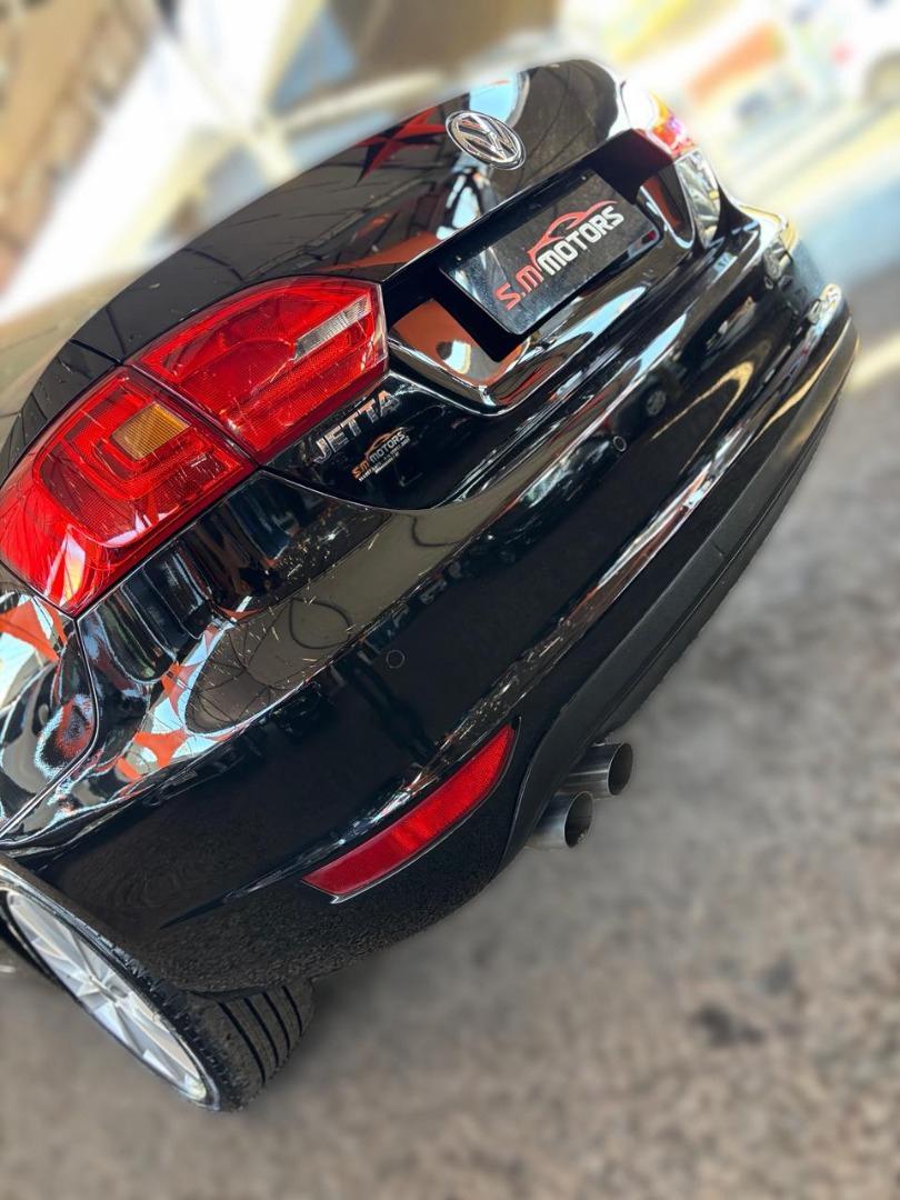 VOLKSWAGEN Jetta - Foto