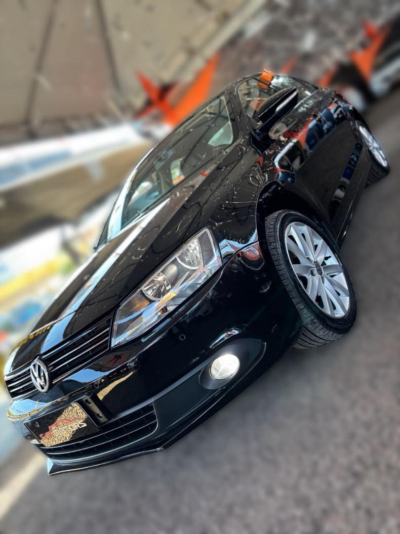 VOLKSWAGEN Jetta - Foto