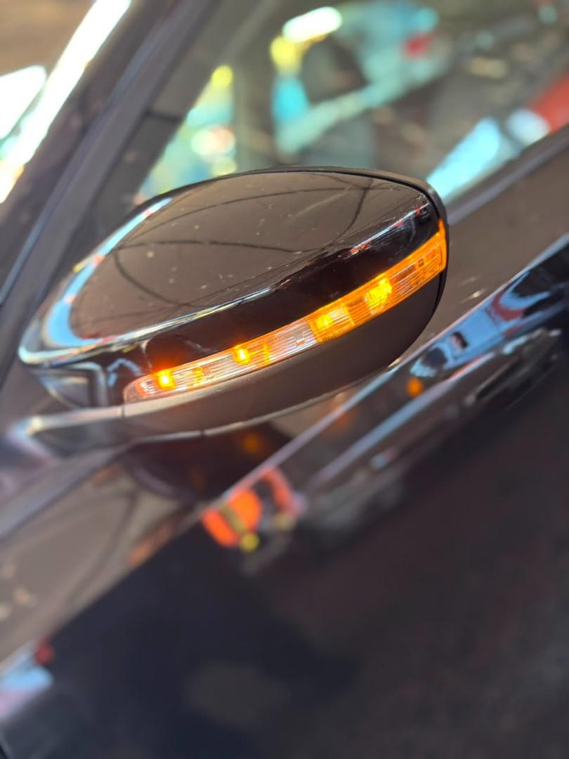 VOLKSWAGEN Jetta - Foto