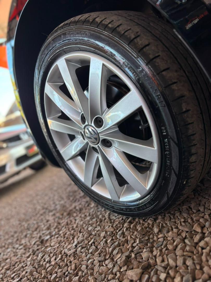 VOLKSWAGEN Jetta - Foto
