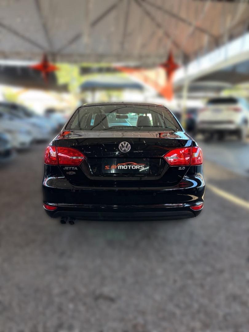 VOLKSWAGEN Jetta - Foto