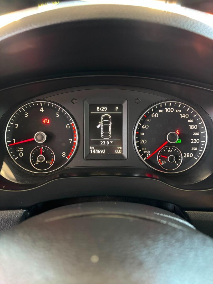 VOLKSWAGEN Jetta - Foto