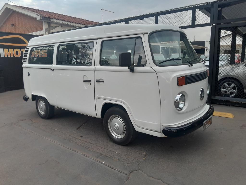 VOLKSWAGEN Kombi
