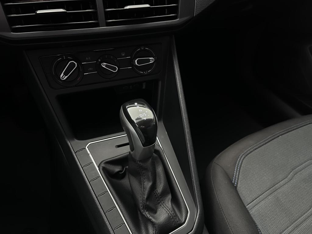 VOLKSWAGEN Nivus - Miniatura