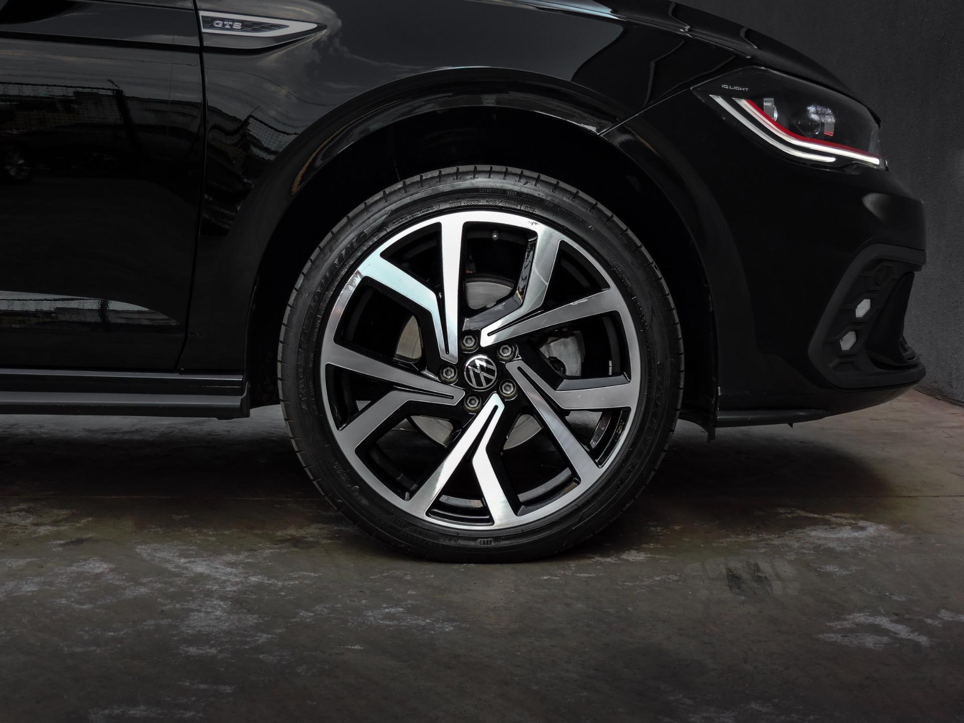 VOLKSWAGEN Polo Hatch - Foto