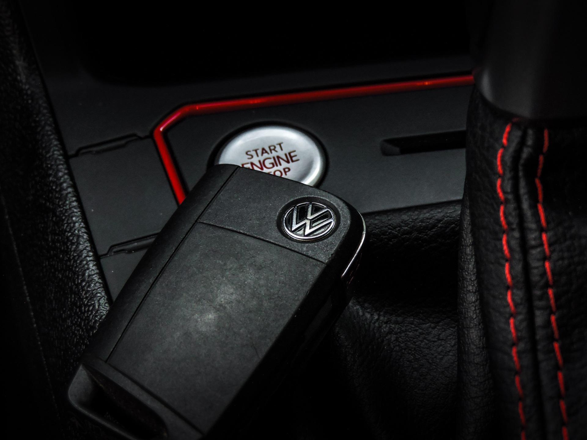 VOLKSWAGEN Polo Hatch - Foto