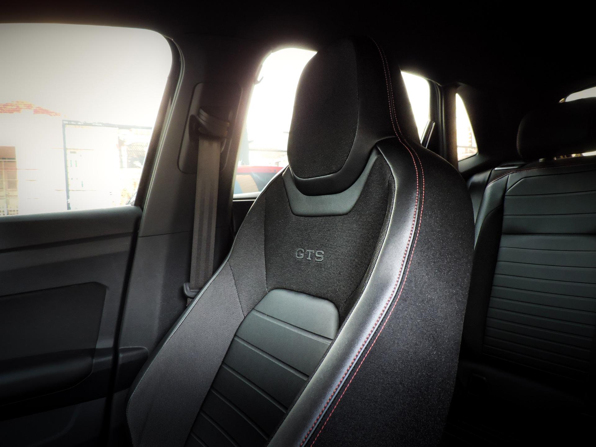 VOLKSWAGEN Polo Hatch - Foto