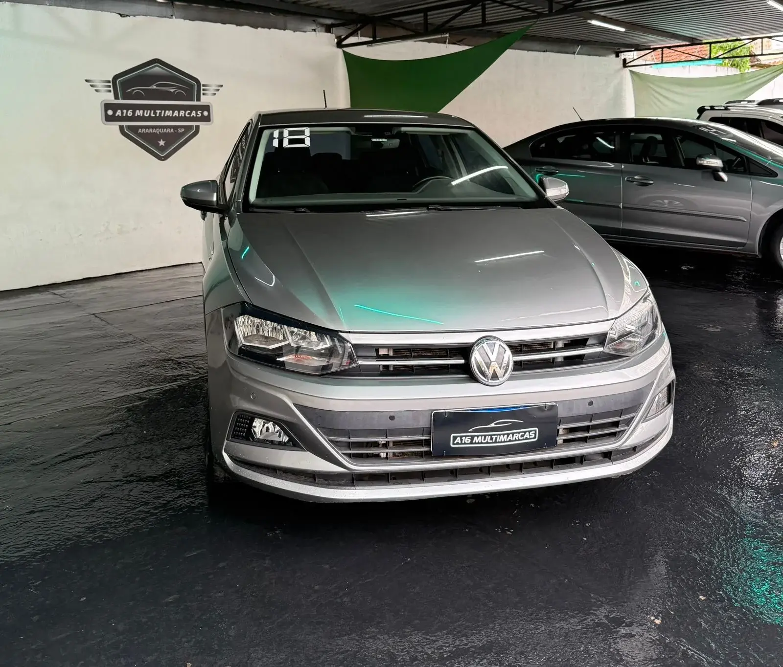 VOLKSWAGEN Polo Hatch - Foto
