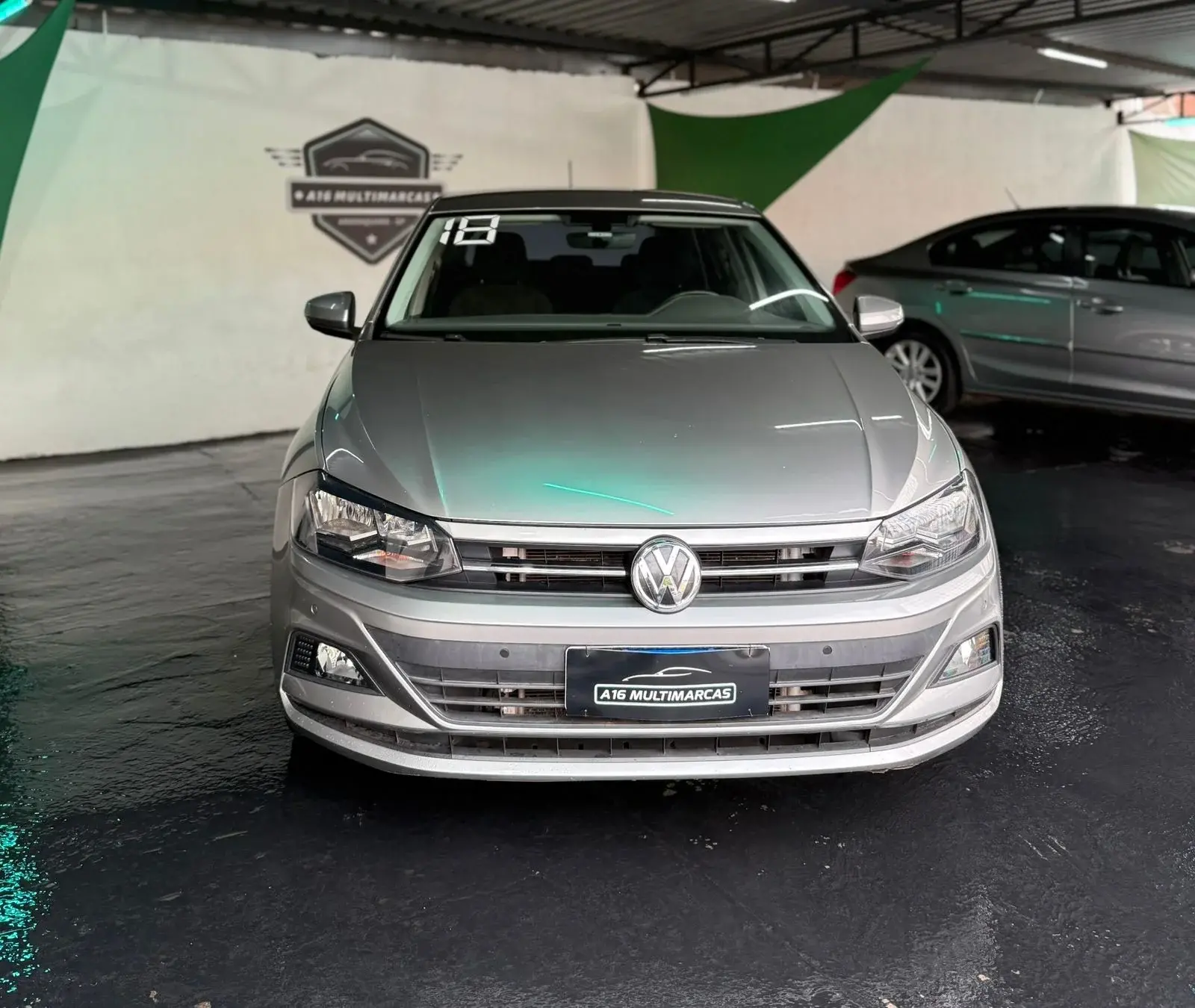 VOLKSWAGEN Polo Hatch - Foto