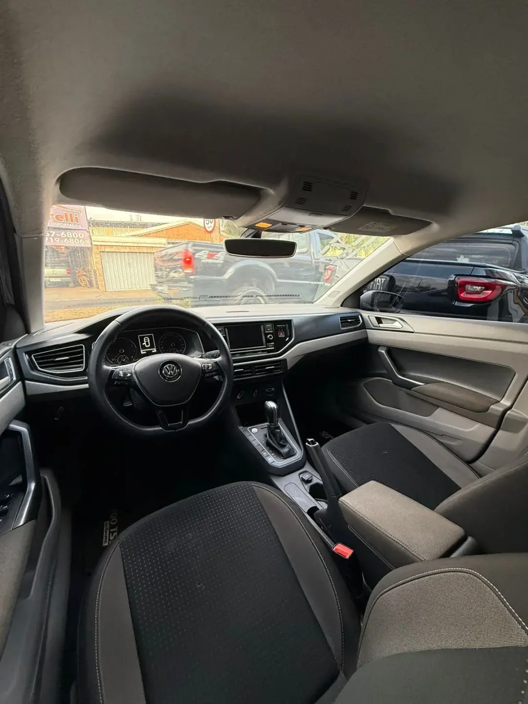 VOLKSWAGEN Polo Hatch - Foto