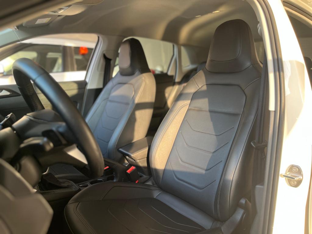 VOLKSWAGEN Polo Hatch - Foto