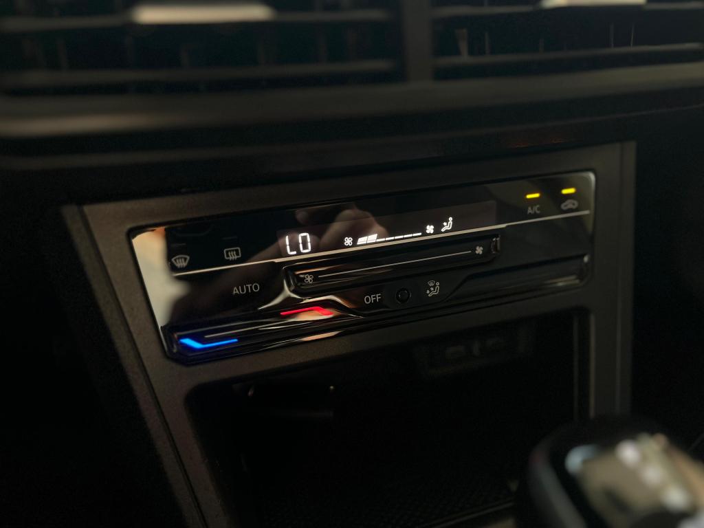 VOLKSWAGEN Polo Hatch - Foto