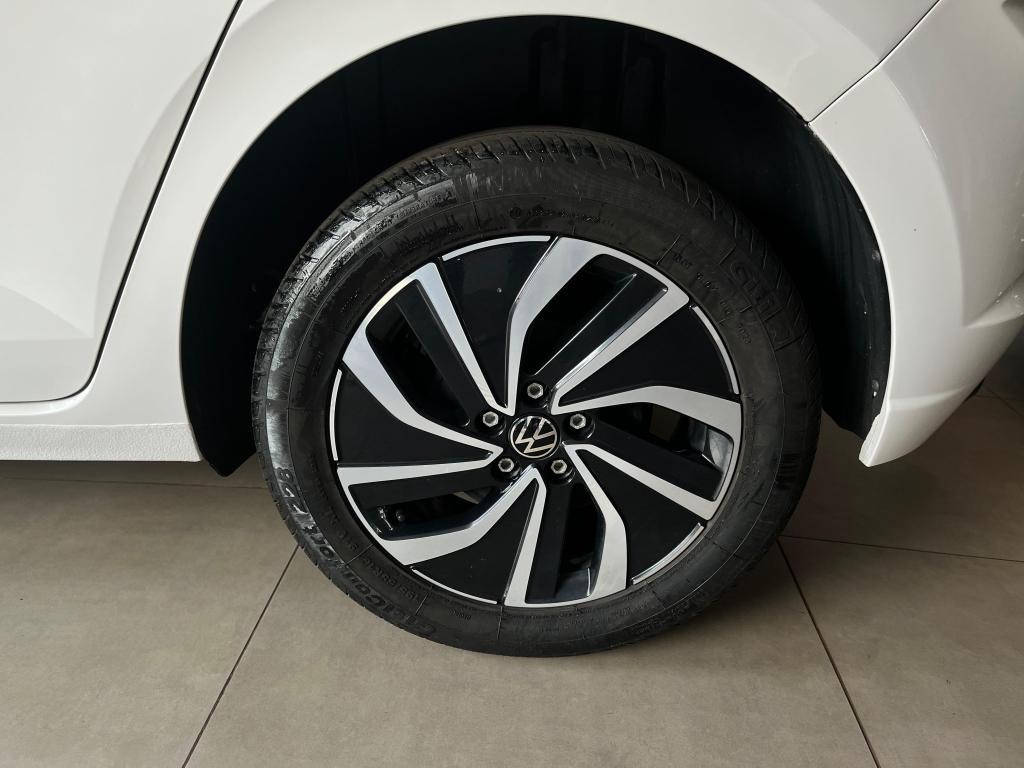 VOLKSWAGEN Polo Hatch - Foto
