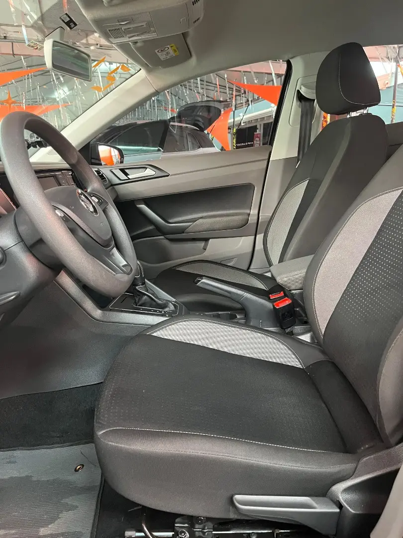 VOLKSWAGEN Polo Hatch - Foto