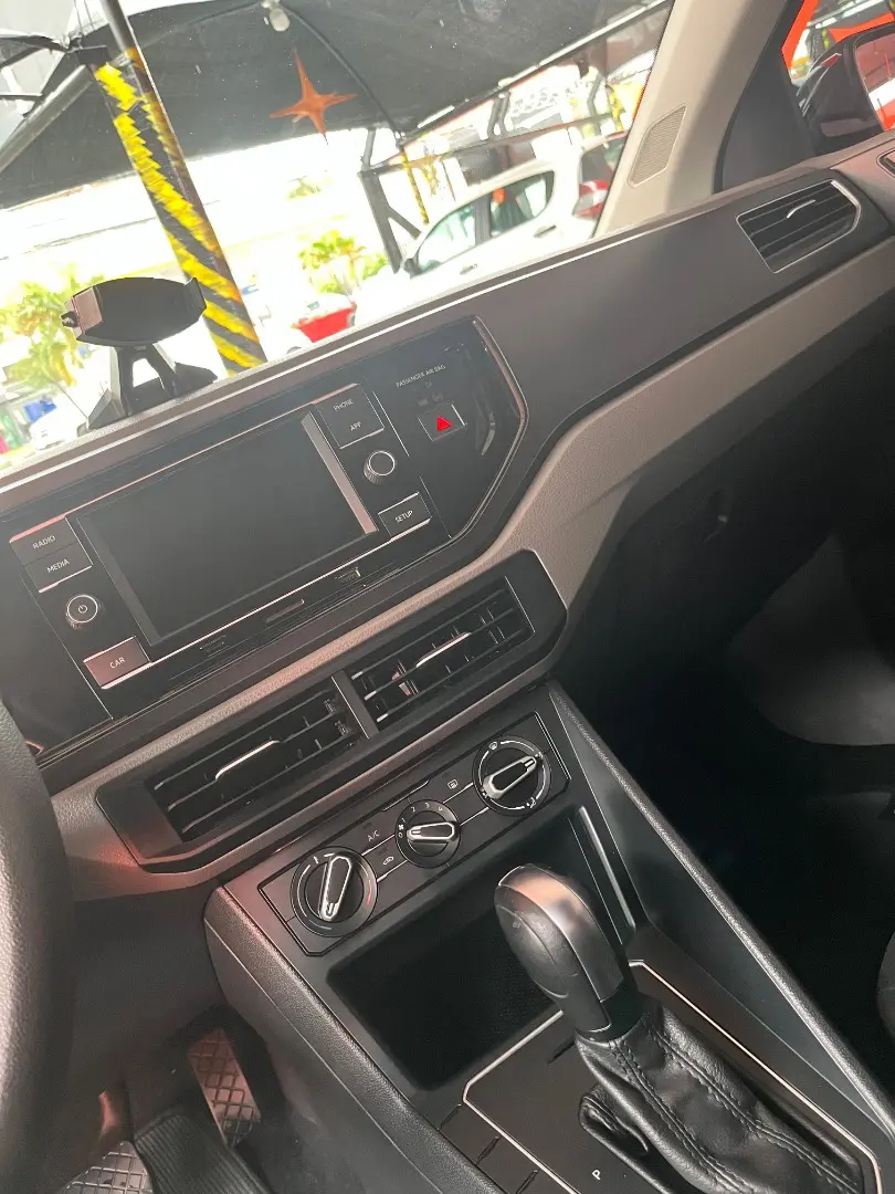 VOLKSWAGEN Polo Hatch - Foto