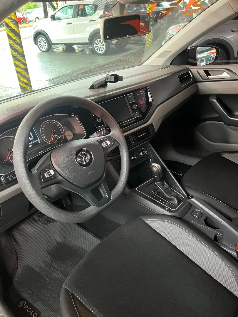 VOLKSWAGEN Polo Hatch - Foto