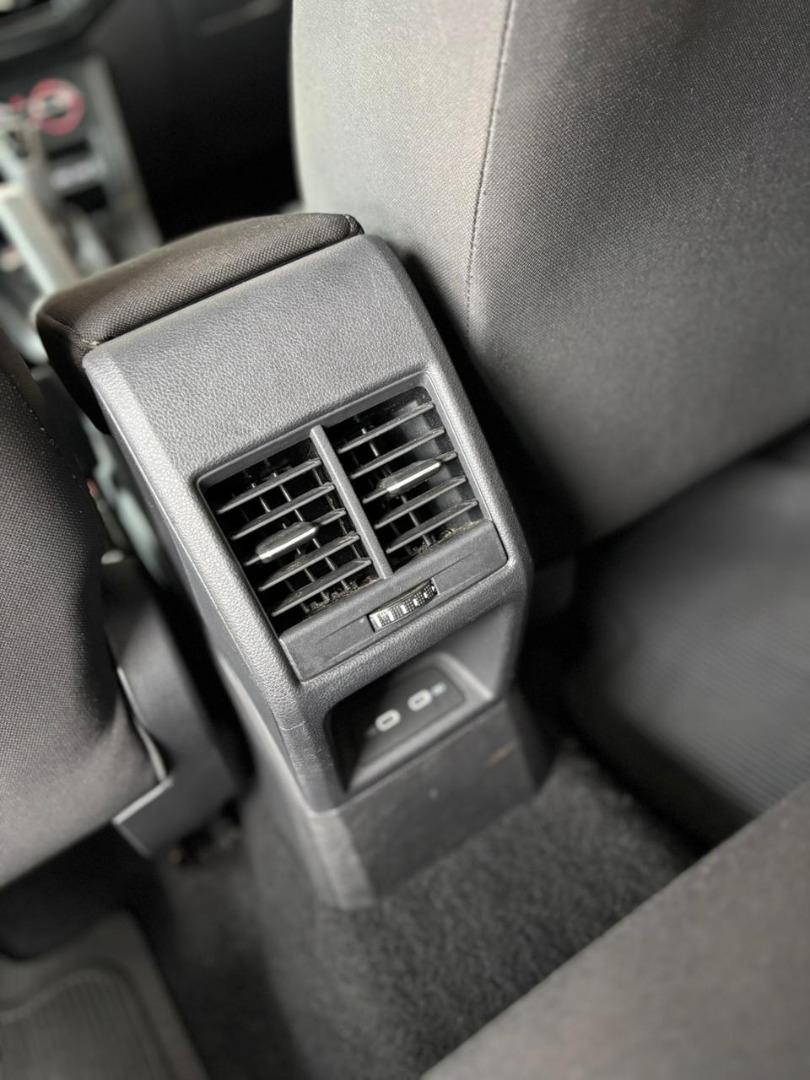 VOLKSWAGEN Polo Hatch - Foto