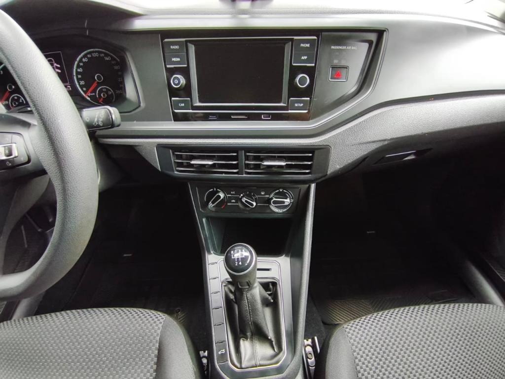 VOLKSWAGEN Polo Hatch - Foto