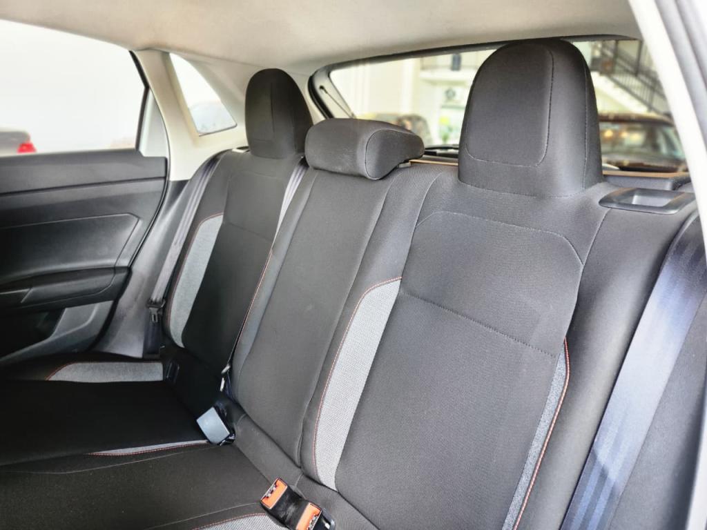 VOLKSWAGEN Polo Hatch - Foto