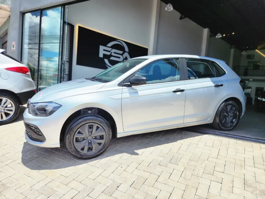 VOLKSWAGEN Polo Hatch - Foto