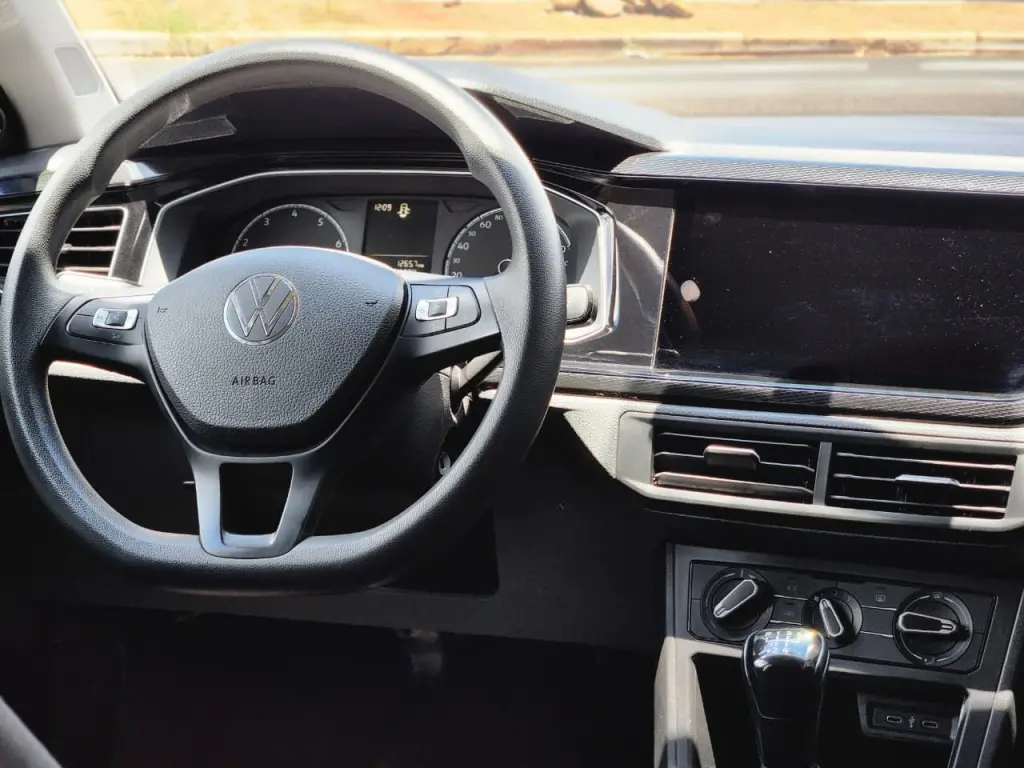 VOLKSWAGEN Polo Hatch - Foto