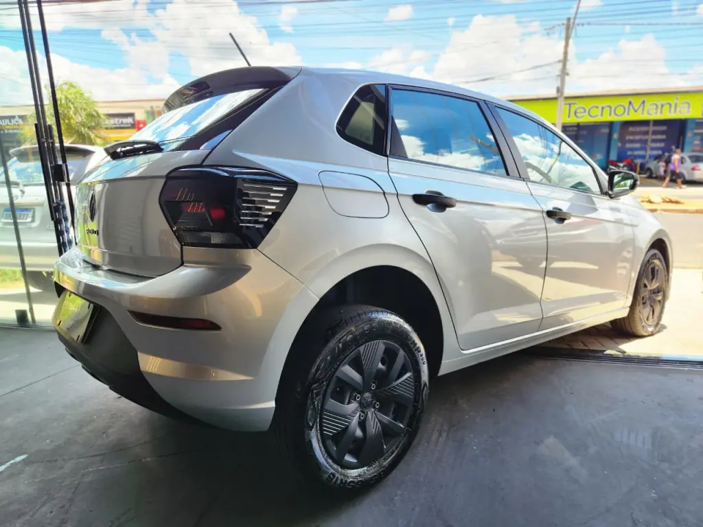 VOLKSWAGEN Polo Hatch - Foto