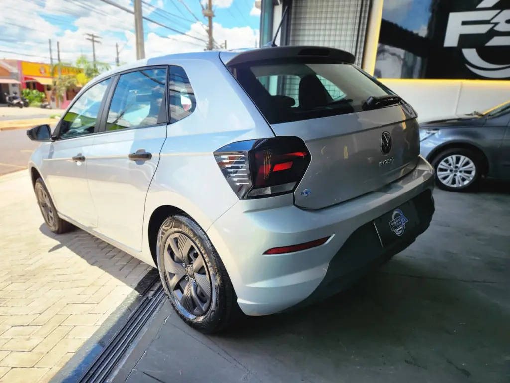 VOLKSWAGEN Polo Hatch - Foto
