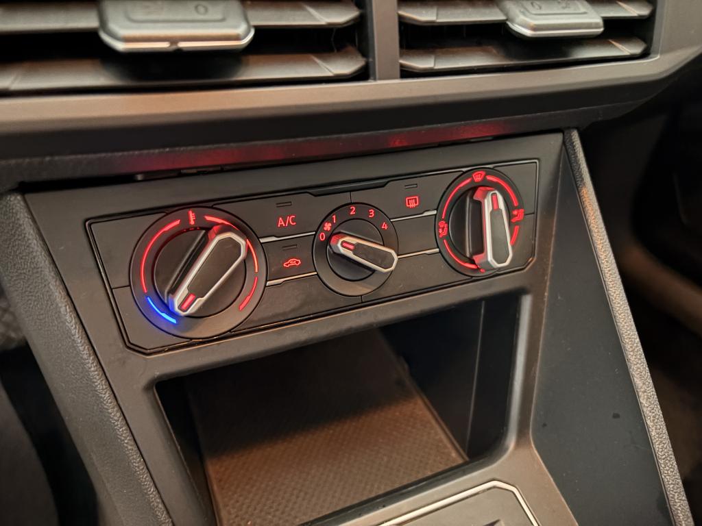 VOLKSWAGEN Polo Hatch - Foto