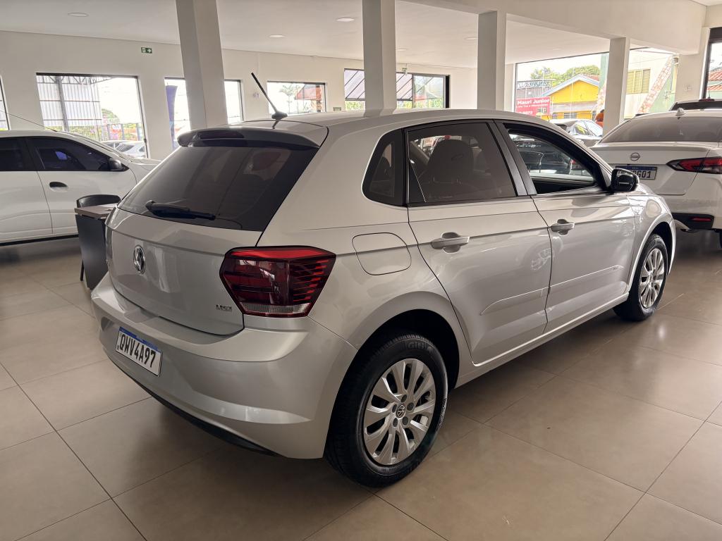 VOLKSWAGEN Polo Hatch - Foto