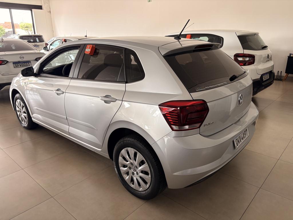 VOLKSWAGEN Polo Hatch - Foto