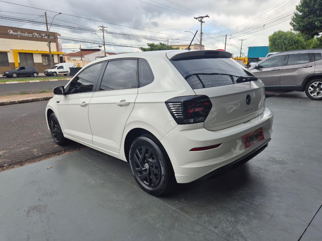 VOLKSWAGEN Polo Hatch - Foto