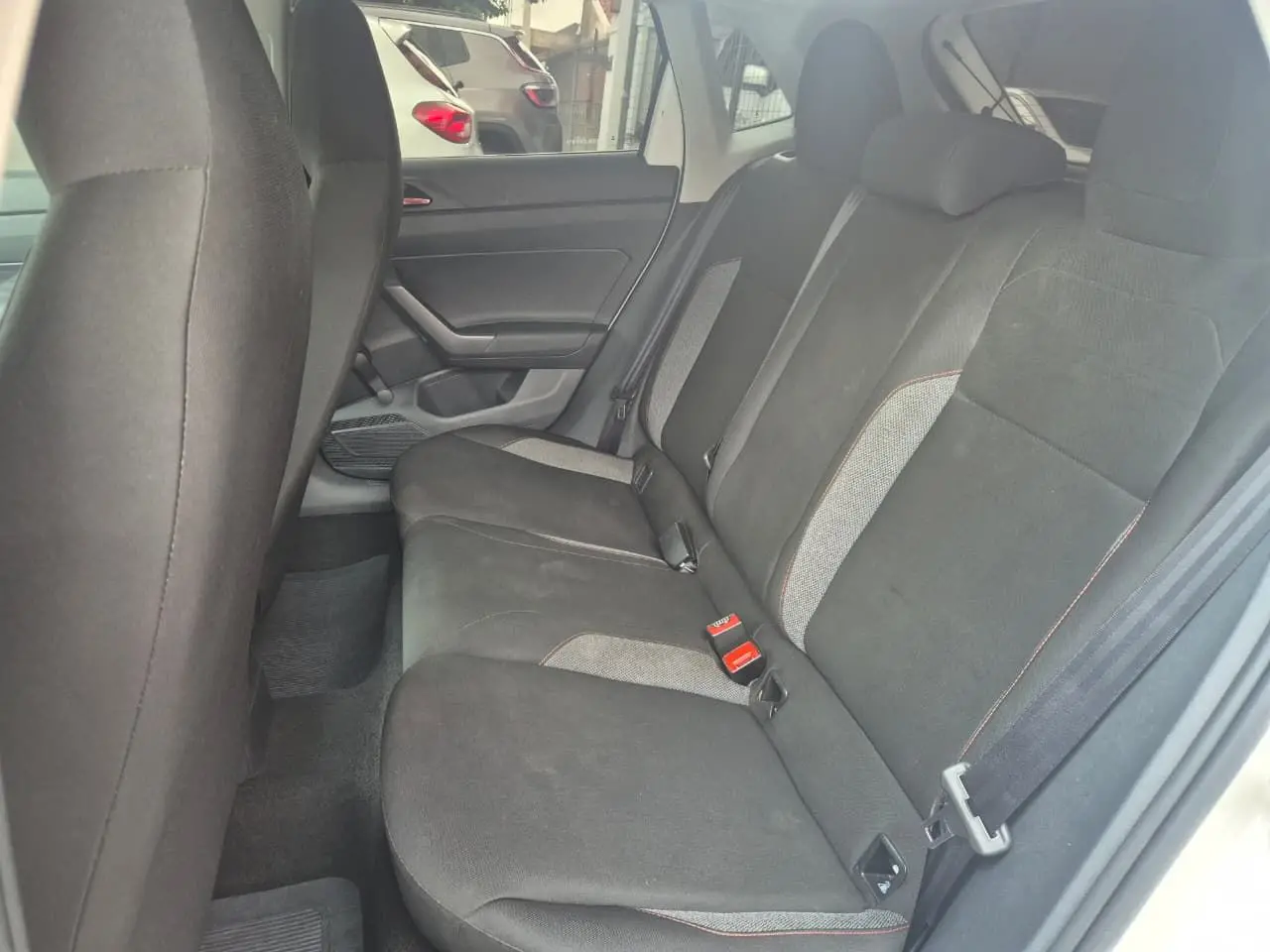 VOLKSWAGEN Polo Hatch - Foto