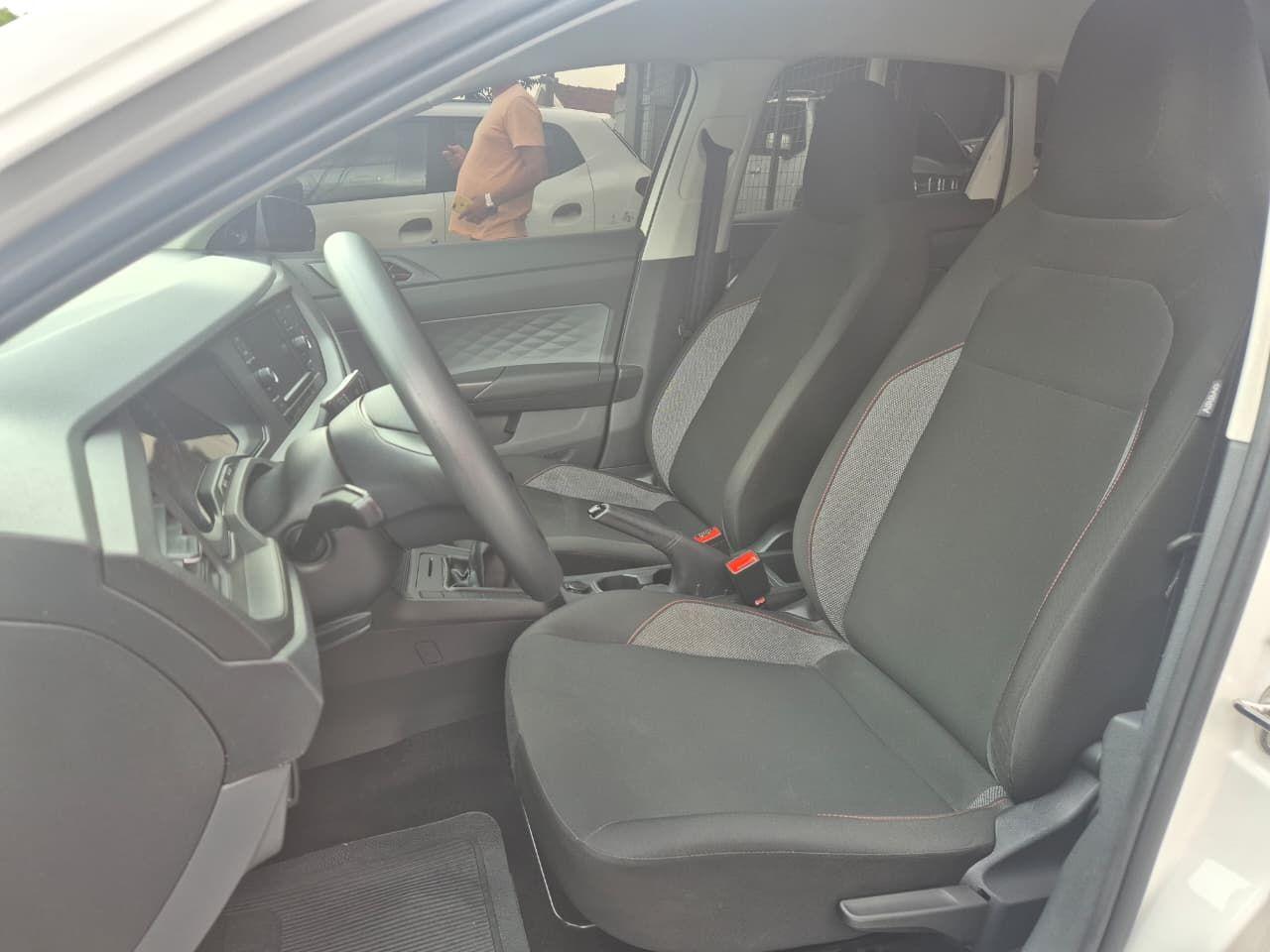 VOLKSWAGEN Polo Hatch - Foto