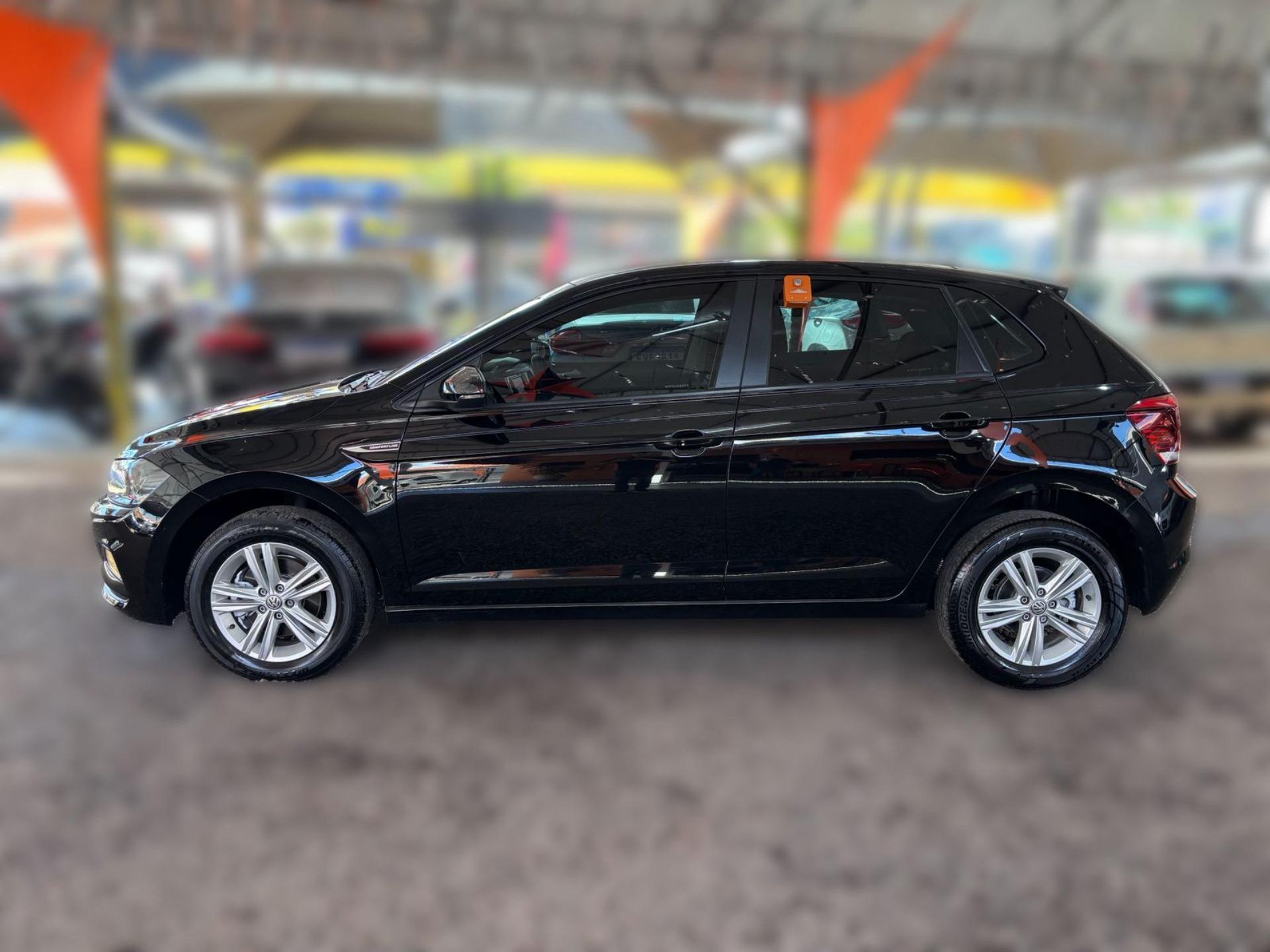 VOLKSWAGEN Polo Hatch - Foto