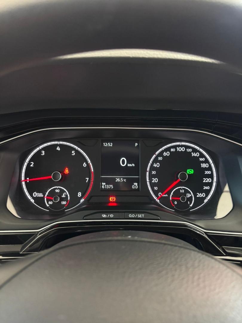 VOLKSWAGEN Polo Hatch - Foto