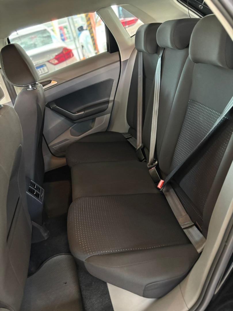 VOLKSWAGEN Polo Hatch - Foto