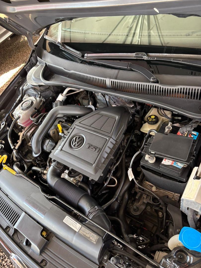 VOLKSWAGEN Polo Hatch - Foto