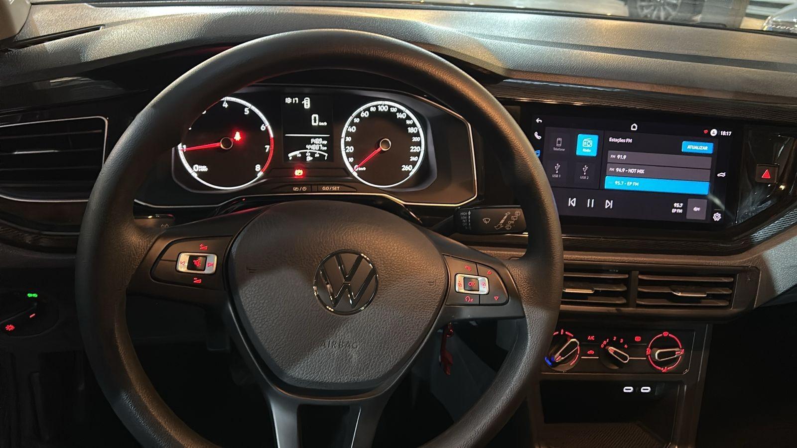 VOLKSWAGEN Polo Hatch - Foto