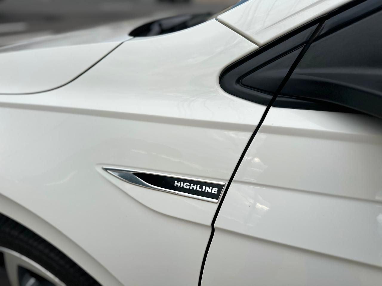 VOLKSWAGEN Polo Hatch - Foto