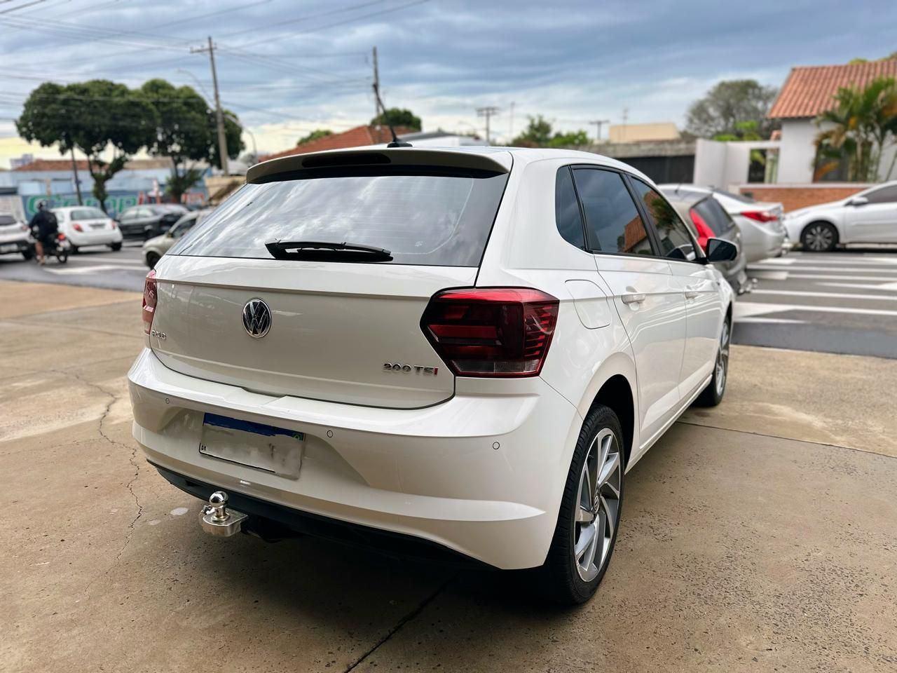 VOLKSWAGEN Polo Hatch - Foto