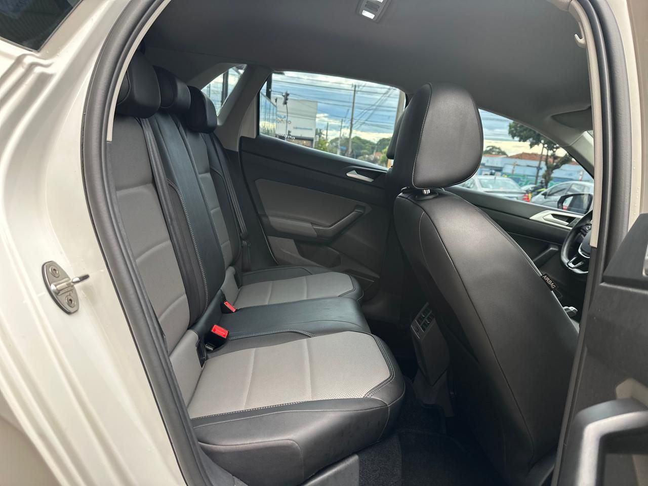 VOLKSWAGEN Polo Hatch - Foto