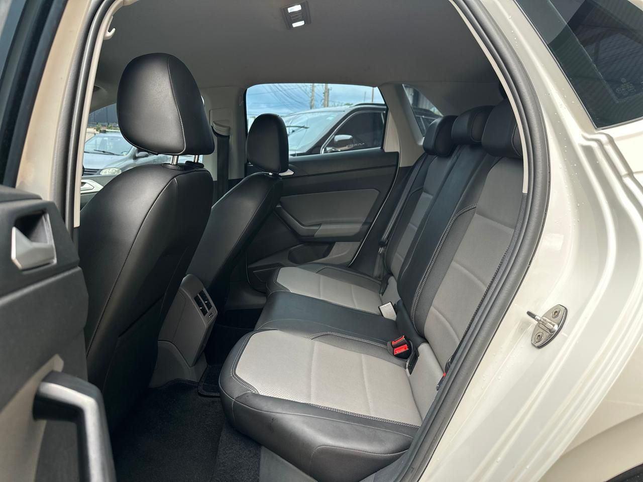 VOLKSWAGEN Polo Hatch - Foto