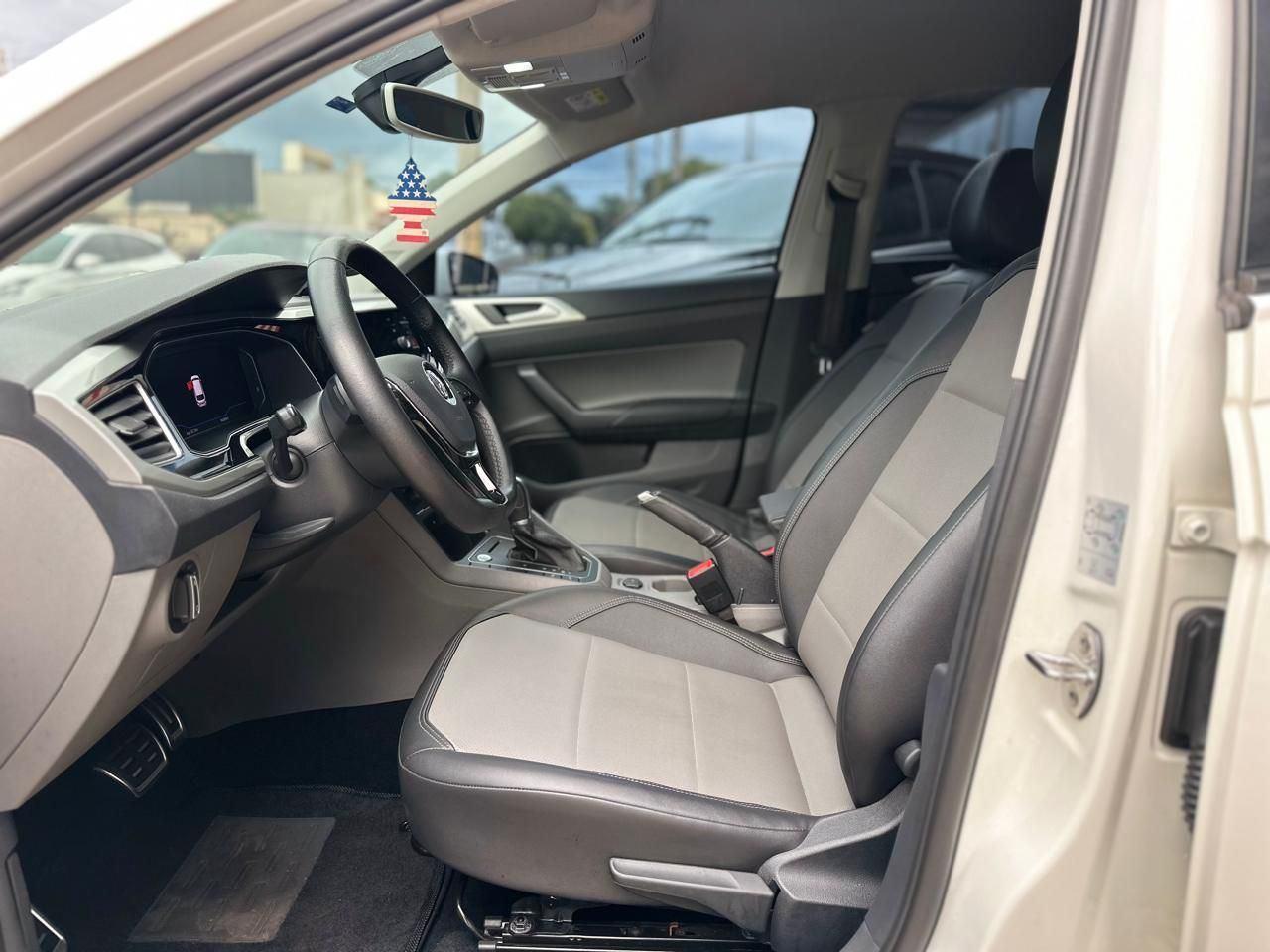 VOLKSWAGEN Polo Hatch - Foto