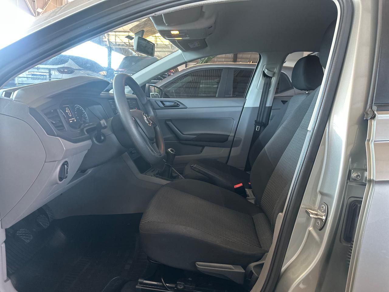 VOLKSWAGEN Polo Hatch - Foto