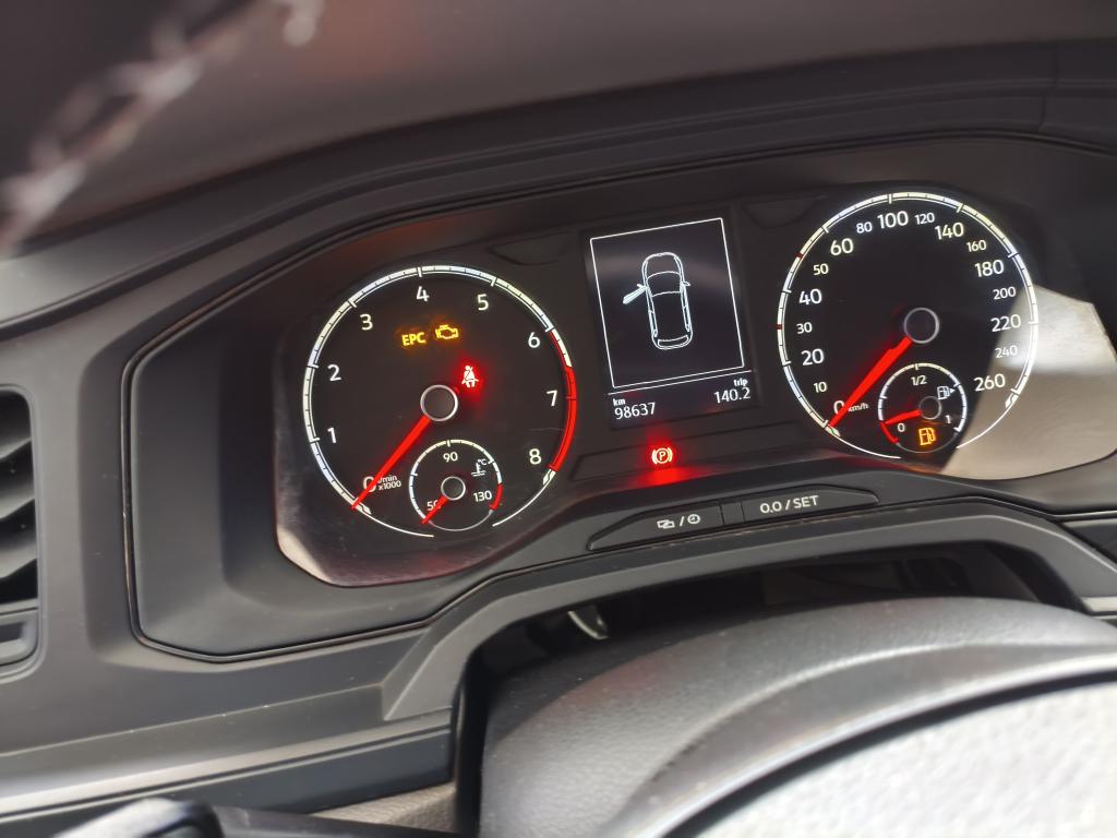 VOLKSWAGEN Polo Hatch - Foto